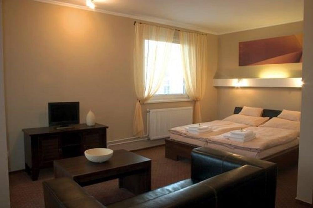 Hotel Galileo Zilina Ngoại thất bức ảnh